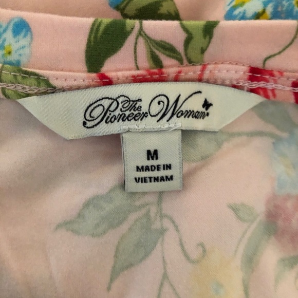 THE PIONEER WOMAN Top Size Medium Semi Loose 3/4 Sleeves Floral New - Picture 5 of 7